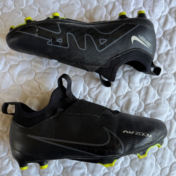 Nike Mercurial Zoom Vapor Kids Cleats Size 3.5Y - Picture 3 of 7